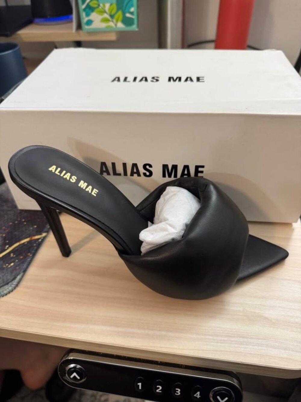 Alias Mae Dulce Black Pointed-Toe Slide Mules